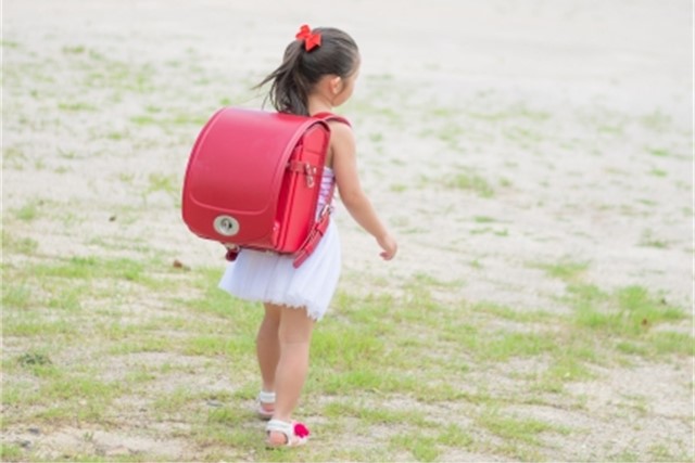 ランドセルの背あてはムレにくい通気性がいい素材で あせも 予防を ランドセルの背あてはムレにくい通気性がいい素材で あせも 予防を